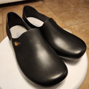 Sticky Shoes Women's Anti-Slip Professional Shoes/Clogs